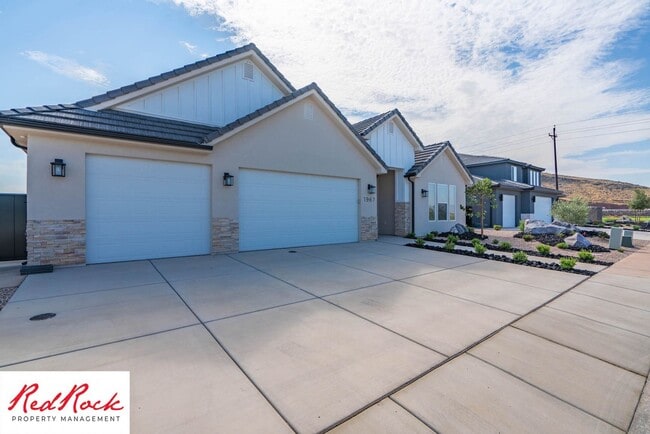 Building Photo - Beautiful 4-Bedroom 2.5 Bath with a 3 Car ...