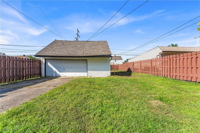 Building Photo - 8302 Pinegrove Ave