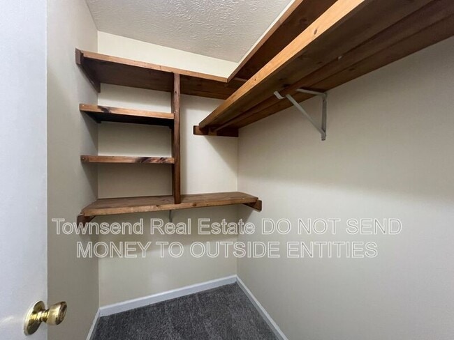 Building Photo - 5038 Linton Hall Rd