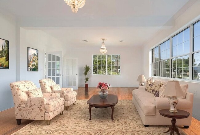 Building Photo - 503 S 7th St