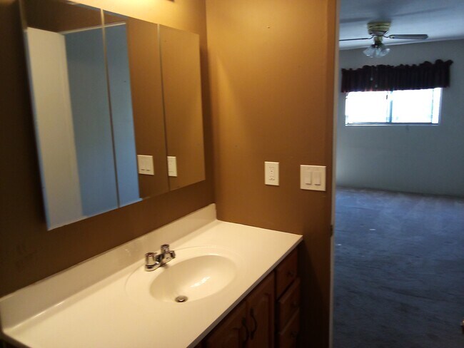 Building Photo - 73185 Palm Greens Pkwy