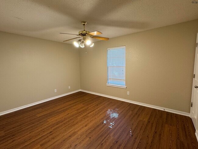 Building Photo - 4848 Matterhorn Dr