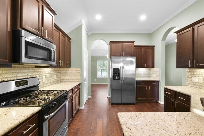 Building Photo - 15606 Kensington Bluff