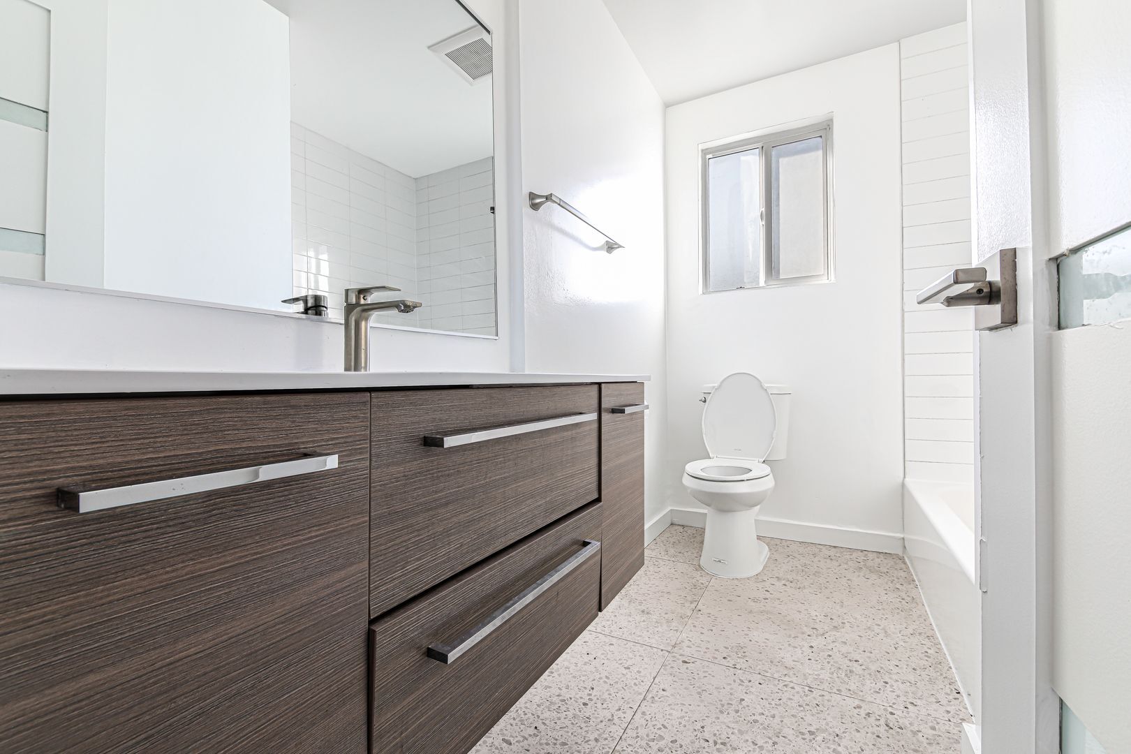 Building Photo - 5005 August St