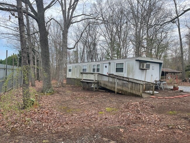 Primary Photo - 120 Stocks Dr