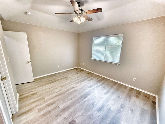 Building Photo - 3 Bedroom, 2 Bath Duplex with Yard Care Pr...
