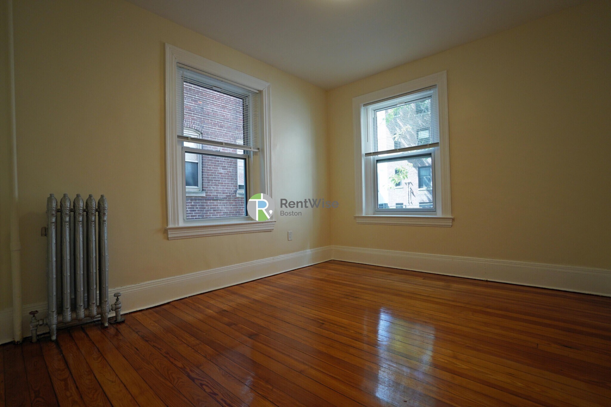 Building Photo - 10 Beals St