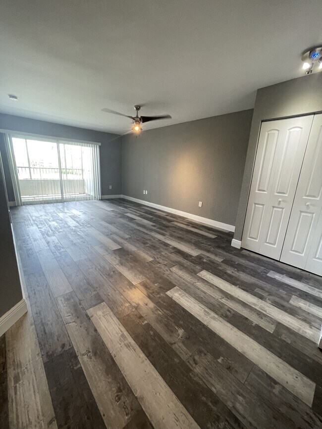 Building Photo - 2803 N Oakland Forest Dr