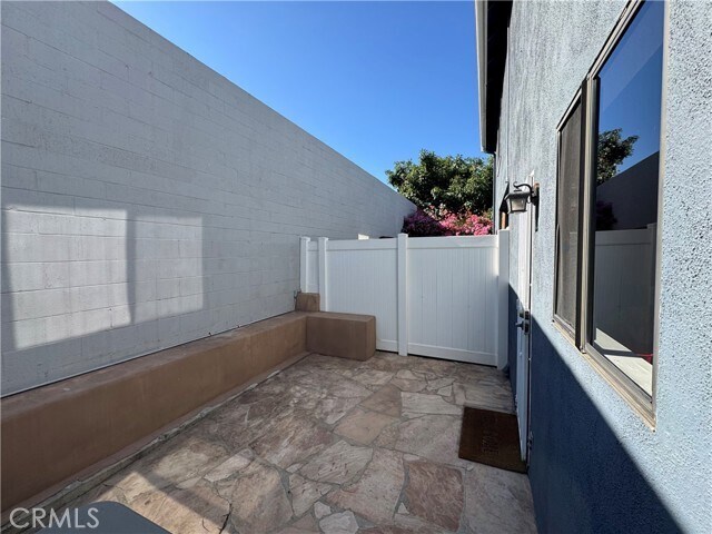Building Photo - 45 Harkness Ave