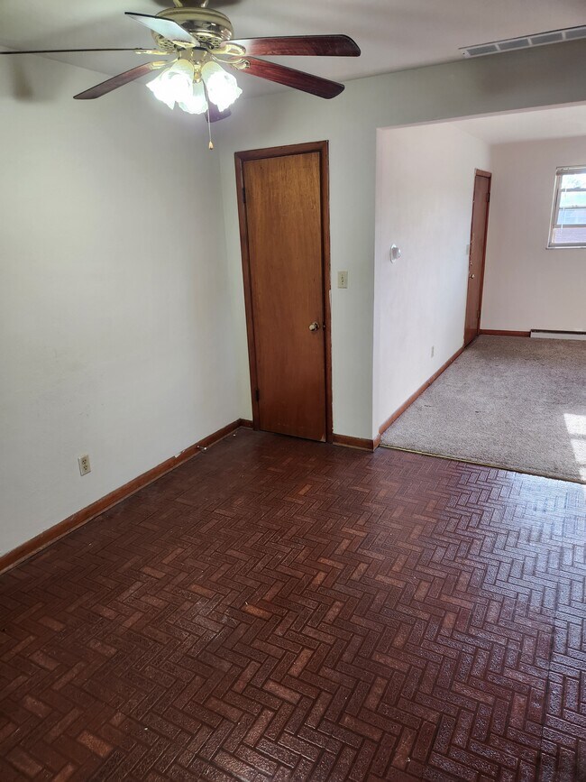 Building Photo - 15 Ohio Ave #4