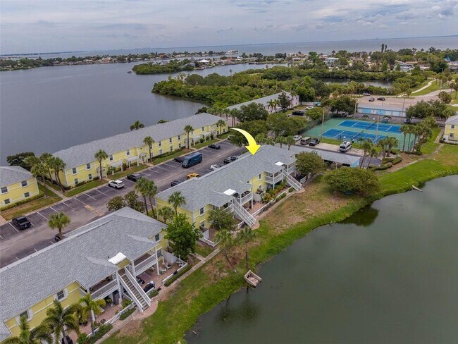 Building Photo - 222 Pompano Dr SE