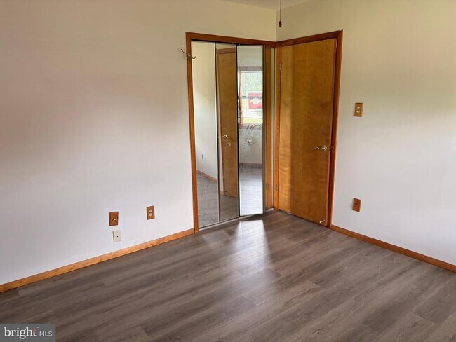 Building Photo - 31 Fairmount Dr