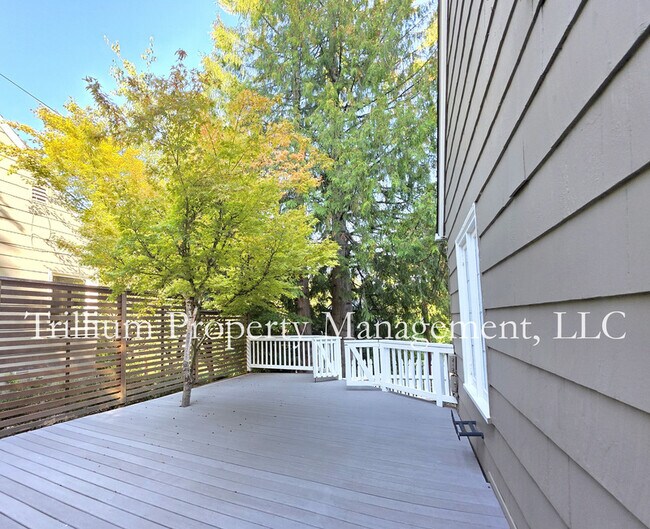 Building Photo - 2665 SW Brae Mar Ct