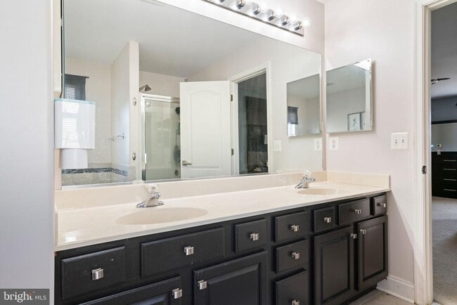 Building Photo - 523 Windermere Drive