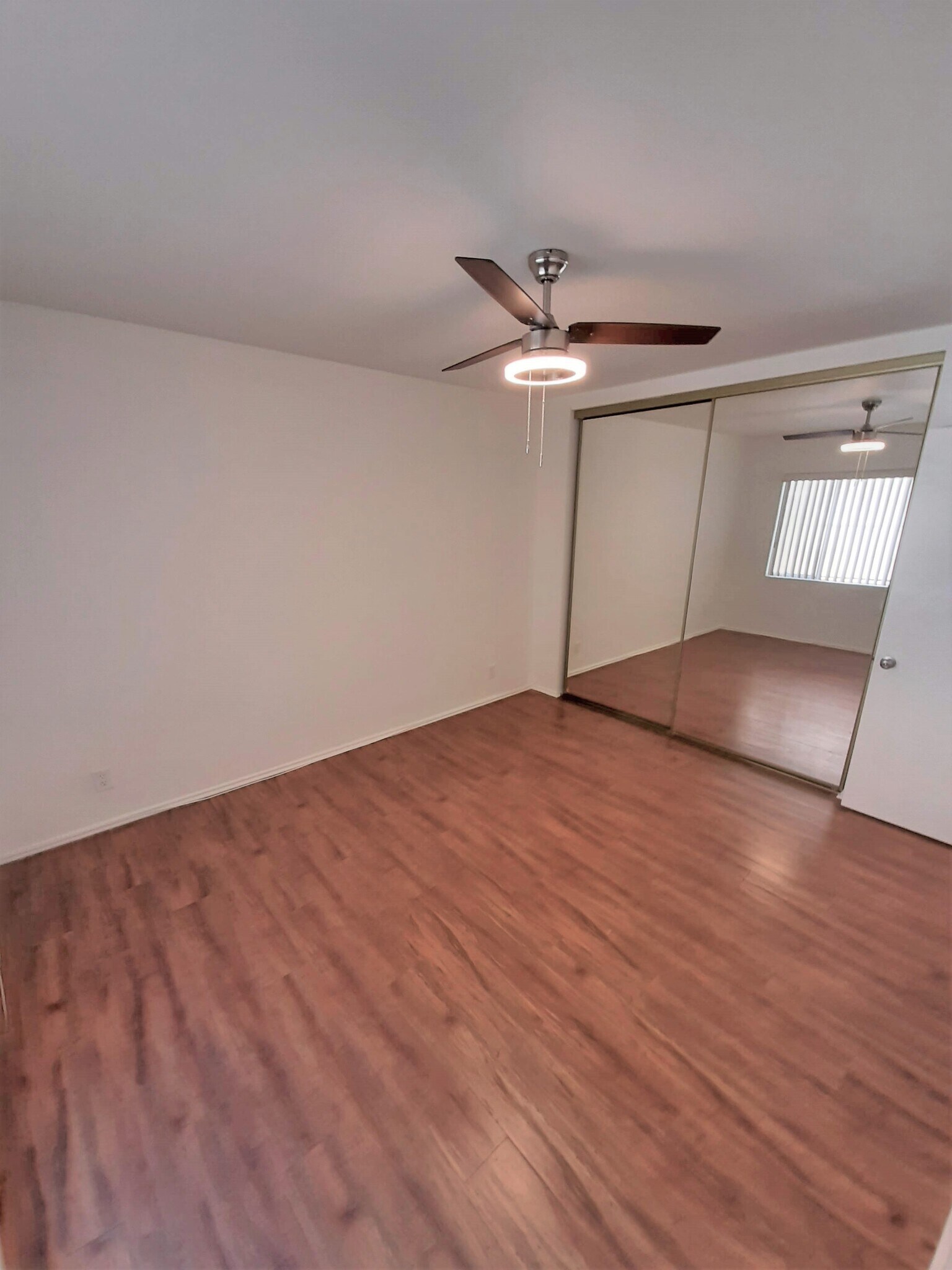 Building Photo - 14804 Dickens St