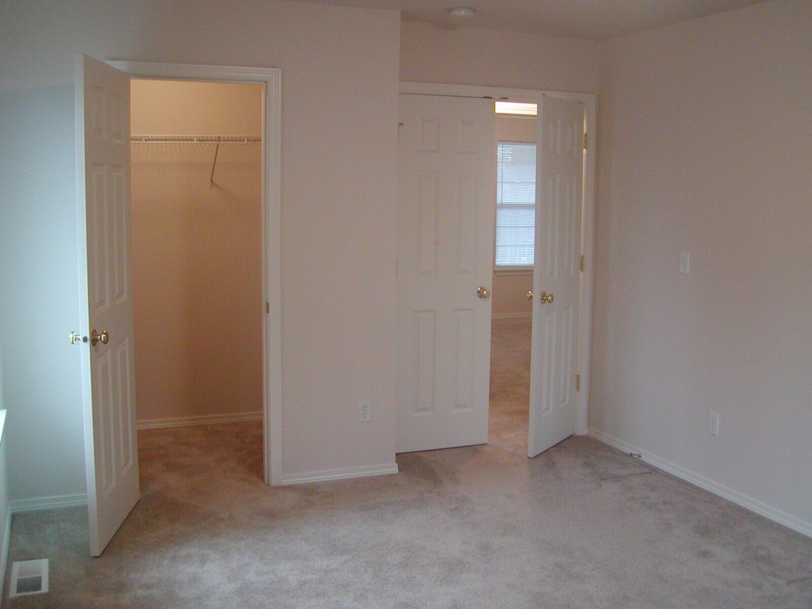 Building Photo - 312 G St SW #A