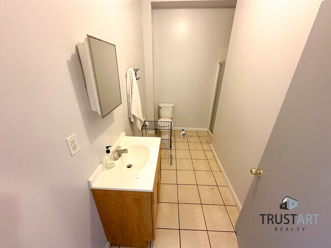 Building Photo - 8 bedroom house in North Central Philadelp...