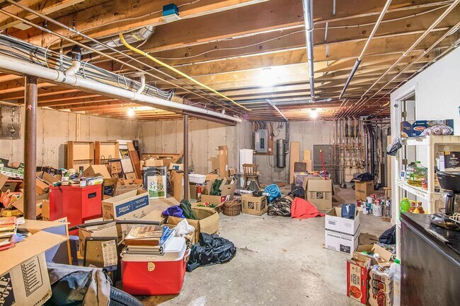 Building Photo - 5BD/3BA Beautiful House in South Burlington