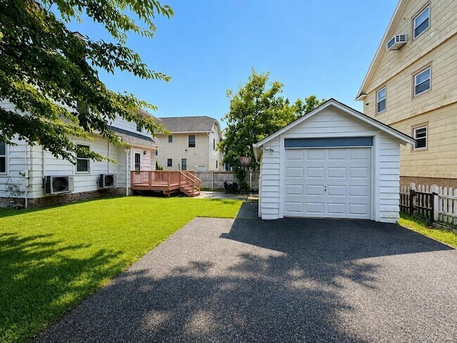 Building Photo - 432 Beach Ave