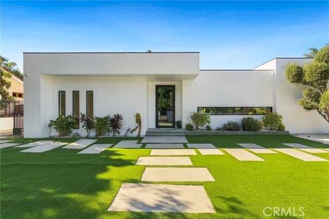 Building Photo - 20141 Wells Dr
