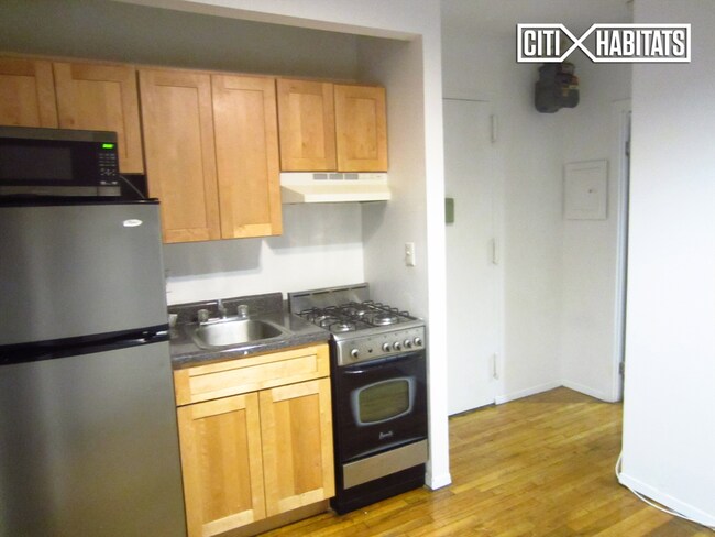 Primary Photo - 219 Mulberry St