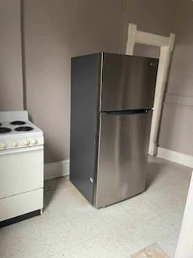 Building Photo - 304 W Eureka St