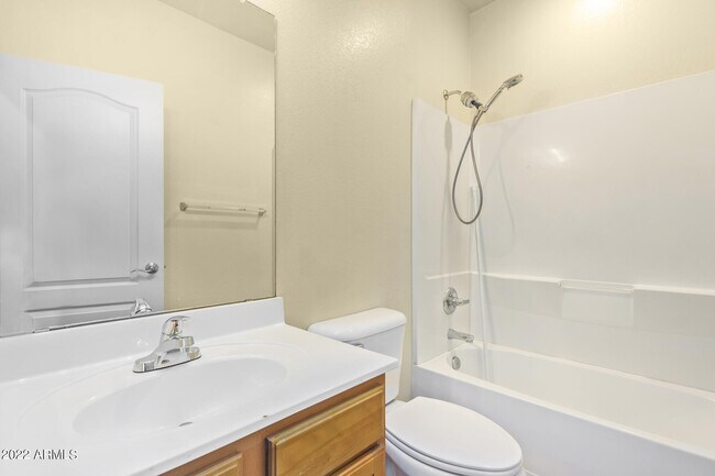 Building Photo - 13569 W Cypress St