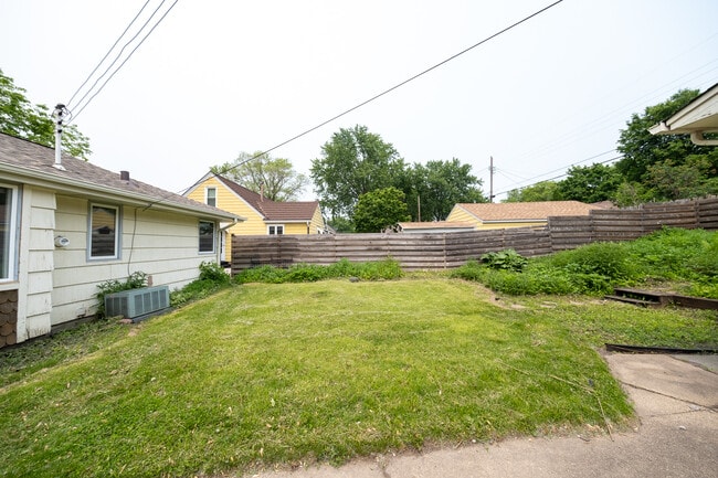 Building Photo - 4721 Chatham Rd