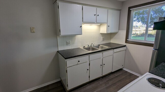 Building Photo - MN Cedar Village (797)