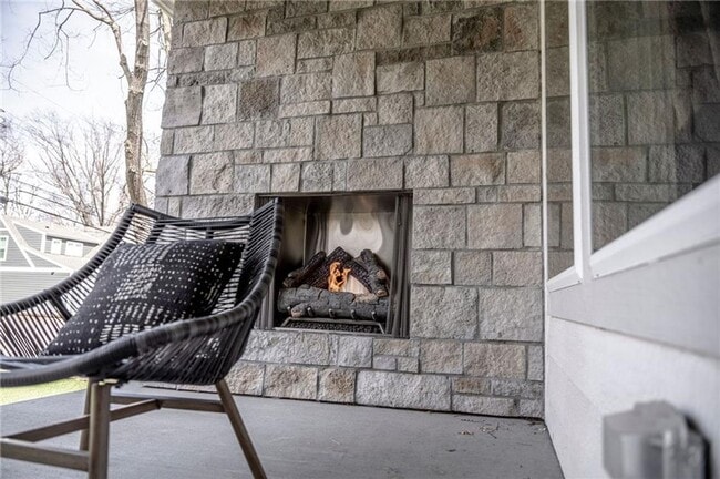 Building Photo - {4620}  Built in 2019 + Primary Bedroom on...