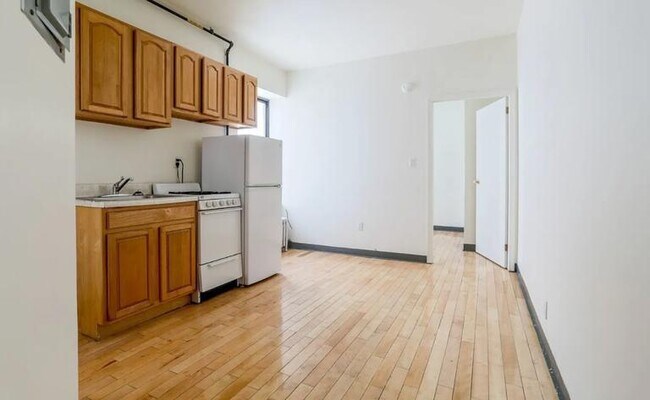 Building Photo - 2 bedroom in NEW YORK NY 10003