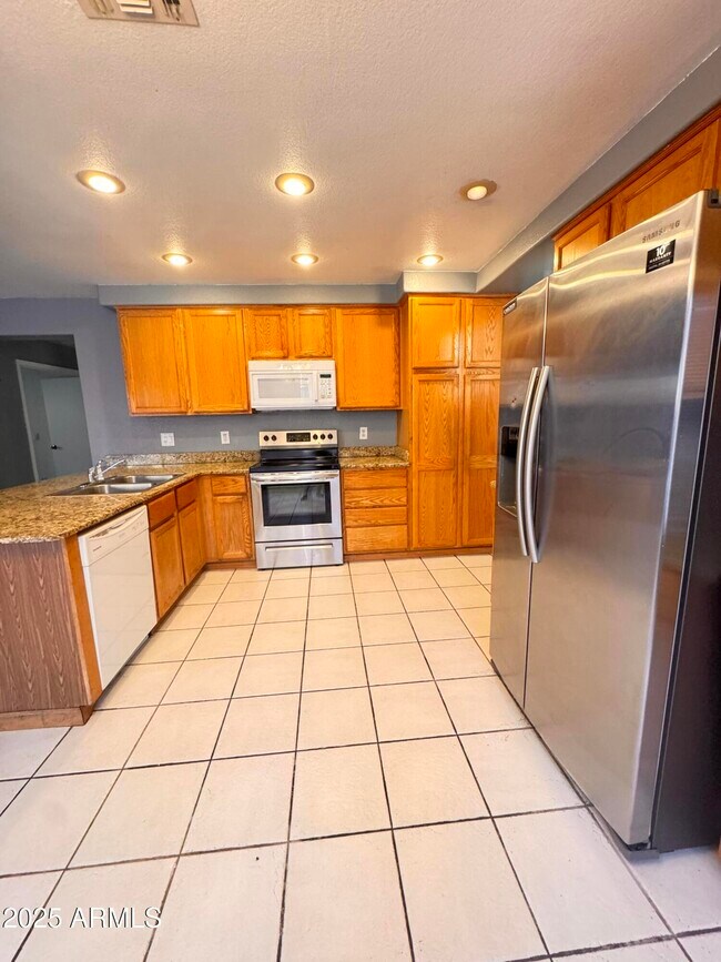 Building Photo - 17315 N Kimberly Way