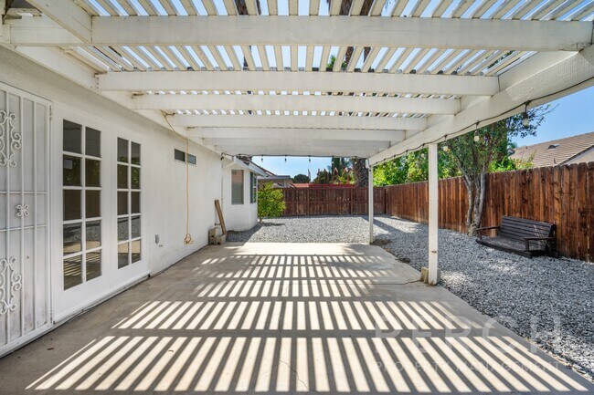 Building Photo - 1285 Granite Dr