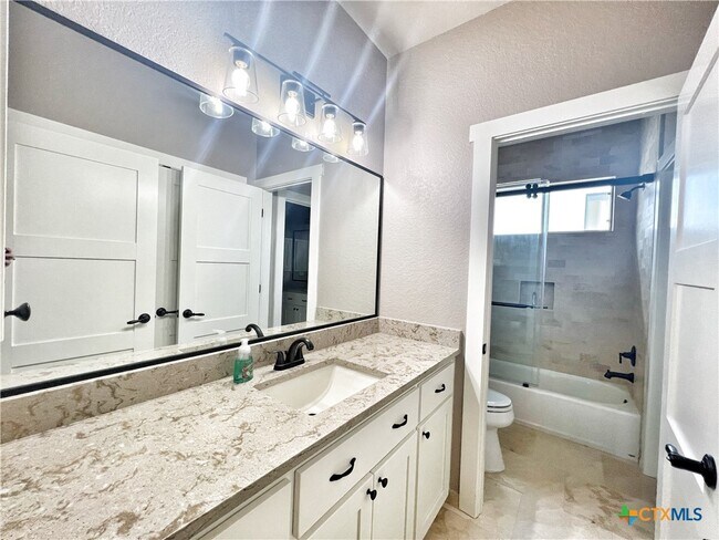 Building Photo - 1704 Gruene Vineyard Crossing