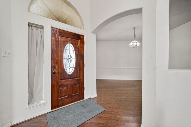 Building Photo - 15903 Timber Chase Dr