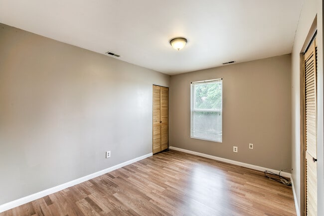 Building Photo - 2305 S Big Bend Blvd