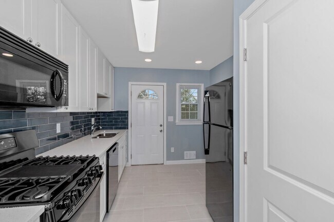 Building Photo - 2019 Knight Ct SE