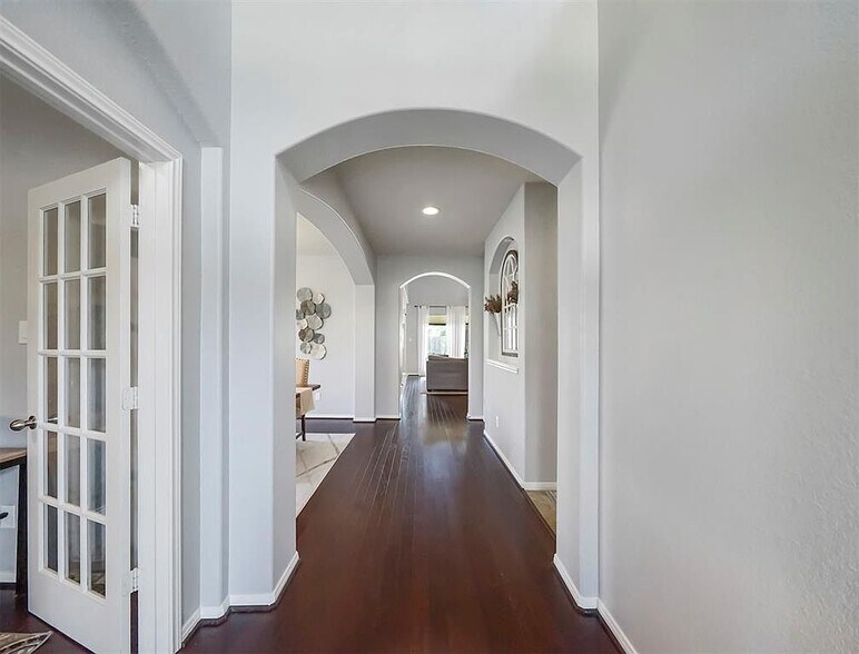 Building Photo - 28710 Brownwood Lake Dr