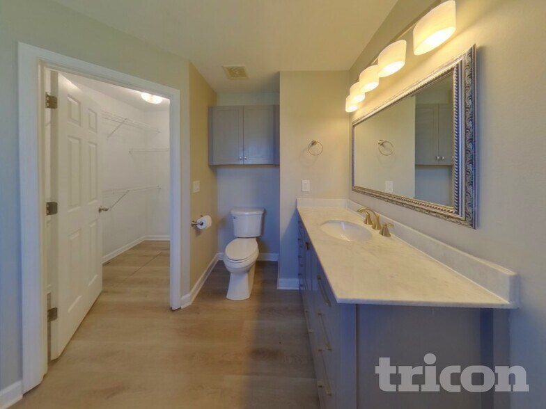 Building Photo - 707 Patriot Ln