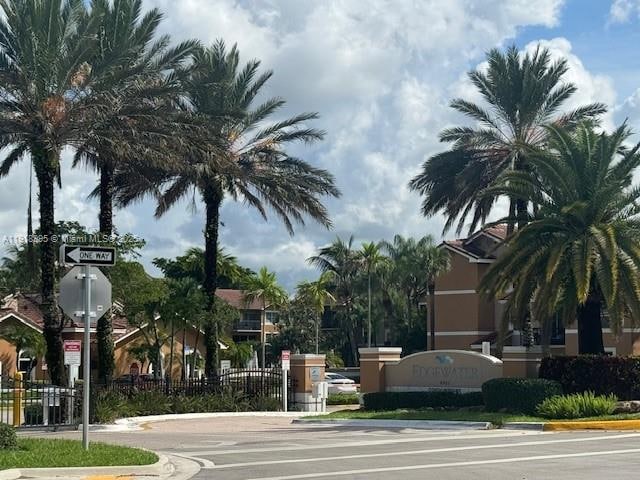 Building Photo - 8801 Wiles Rd