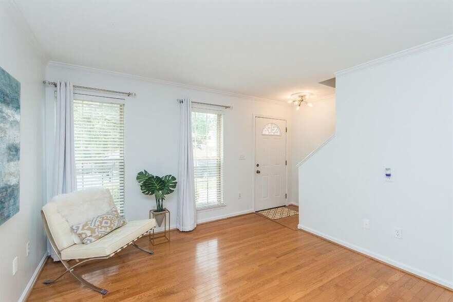 Living Room - 415 Marquis Ave