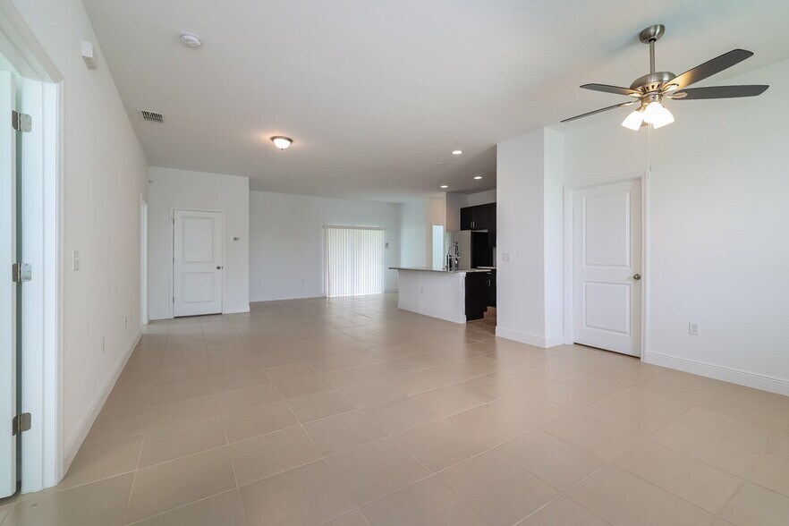 Building Photo - 602 Madrid Dr