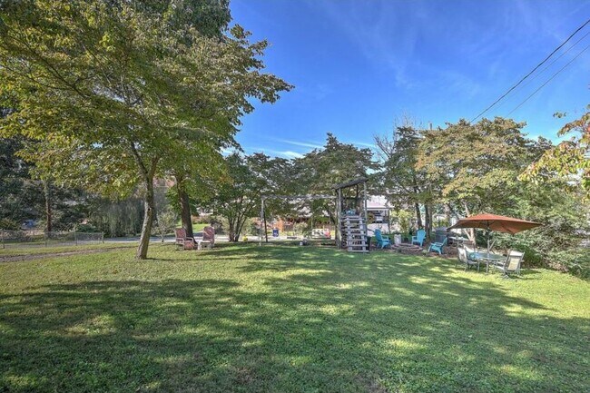 Building Photo - 487 Kentucky Ave