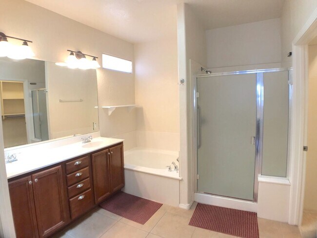 Building Photo - Spacious 2 bedroom home in gated 55+ Community w/ community pool in Bernalillo/Rio Rancho. Close ...