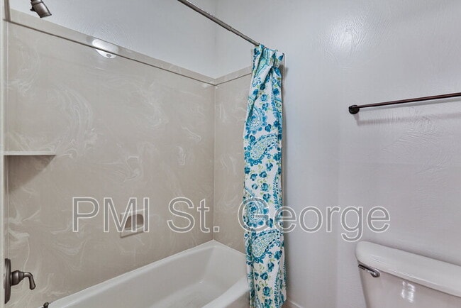 Building Photo - 2478 E Springs Dr