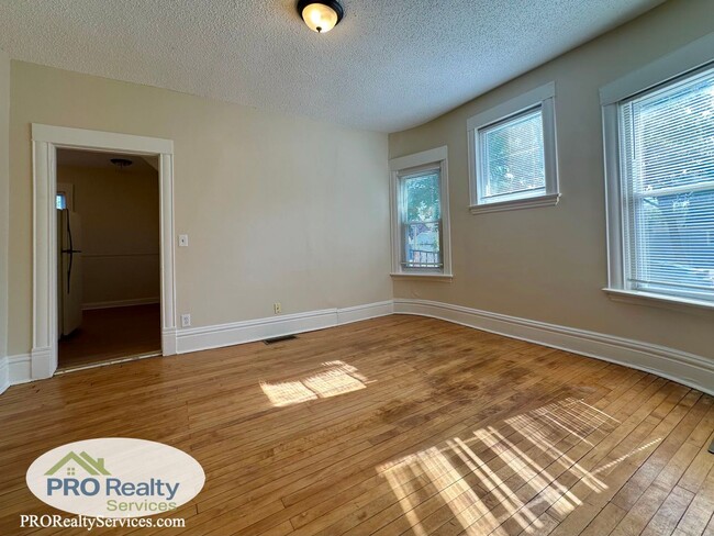 Building Photo - 3245 Cedar Ave S