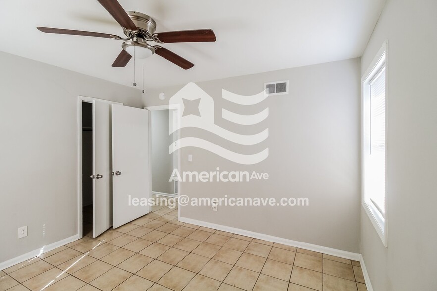 Building Photo - 2306 Watkins Dr