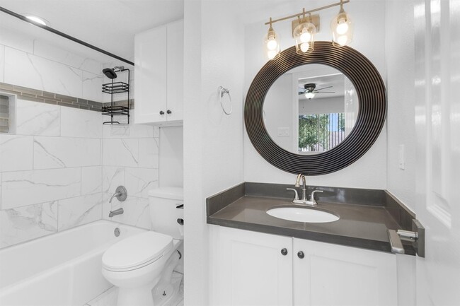 Building Photo - 12100 Melville Dr