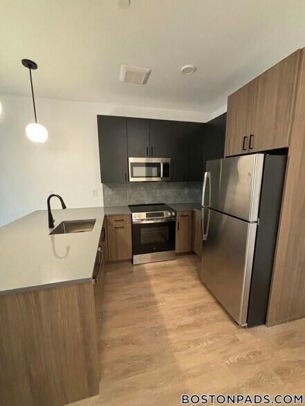 Building Photo - 199 Gardner St