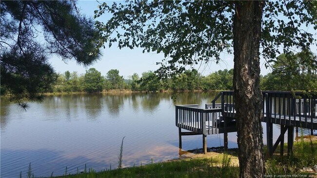 Building Photo - 185 Cranes Cove